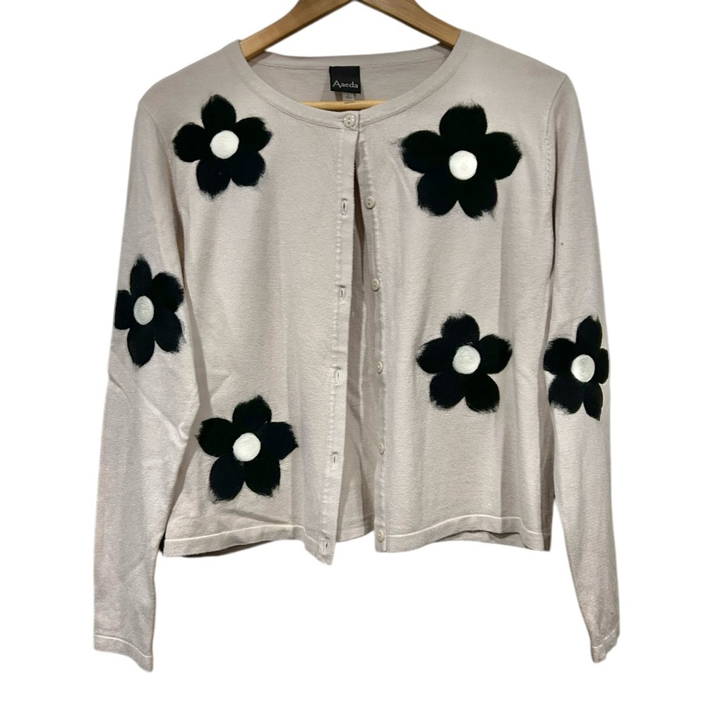 Aaeda Cardigan Cream Tan & Black Large Flower Emby Button Front Cottagecore
